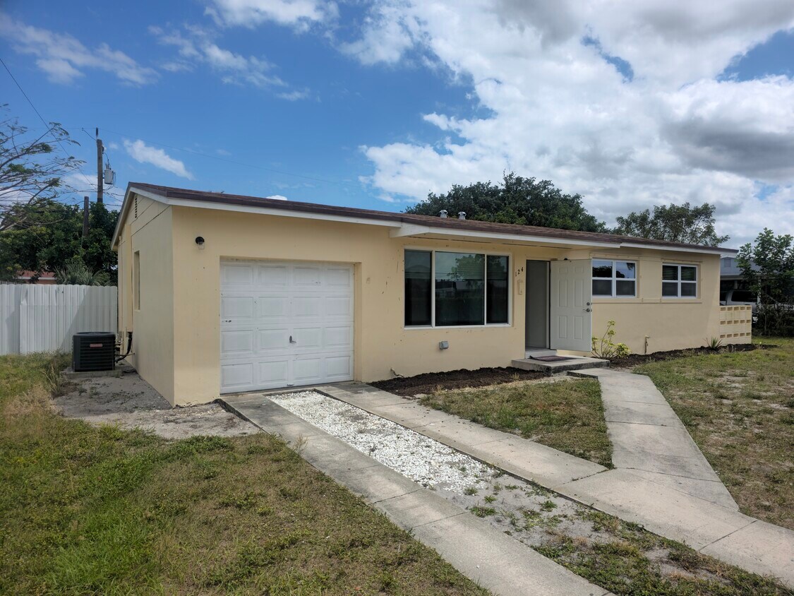 Foto principal - 124 Abaco Dr