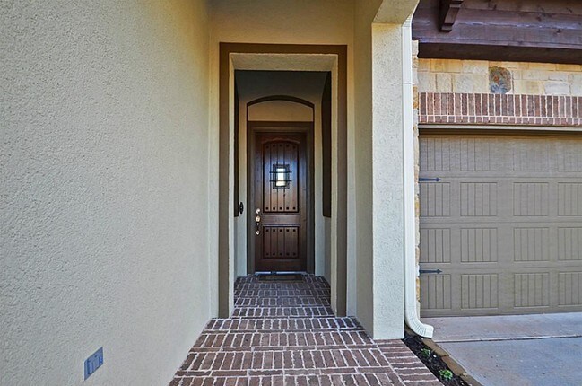 Building Photo - 4802 Fairford Dr