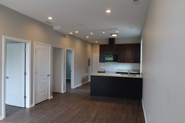 Foto del edificio - 2345 S Whipple St