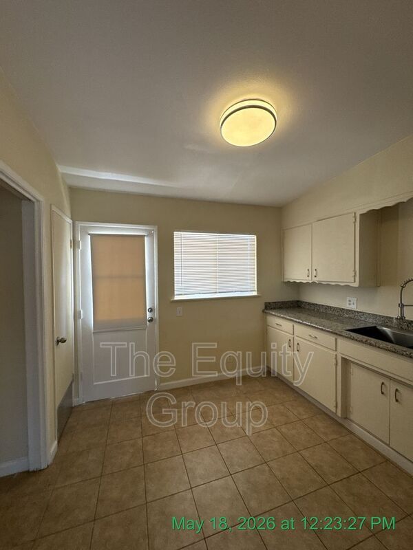 Foto del edificio - 1140 W Tulare Ave