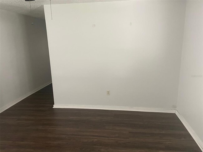 Building Photo - 851 Easy St