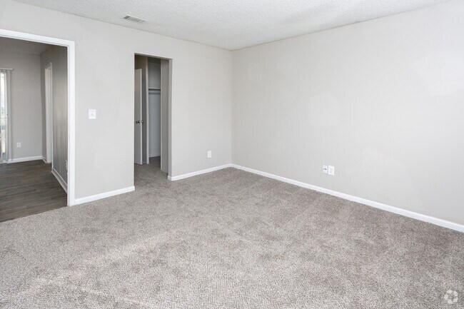 1HAB,1BA - 780 ft² - Riverbank Apartments