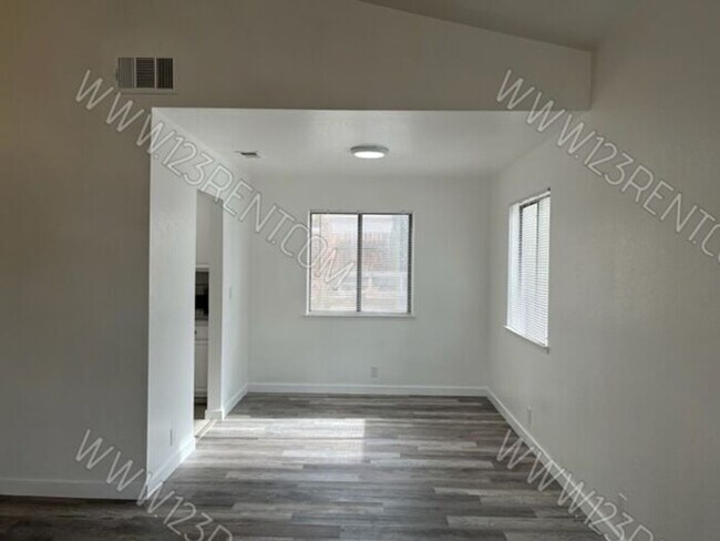 Building Photo - 3BD/2.5 BATH HOUSE JUST REHABBED EAST PALM...