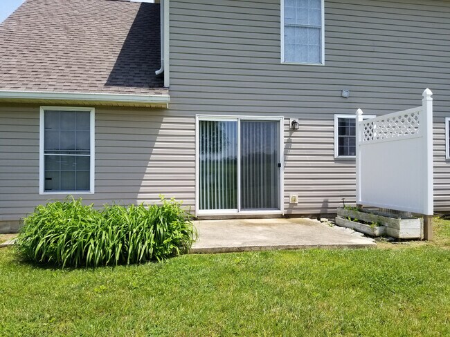 Building Photo - Indian Ridge - 2961 B