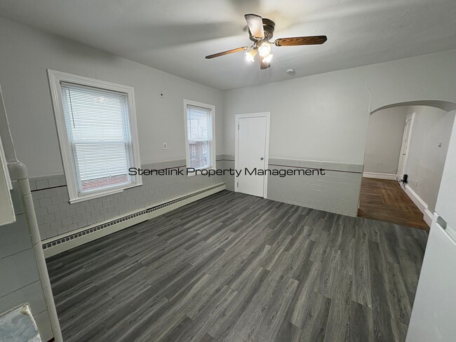 Building Photo - 15 Hawkins St