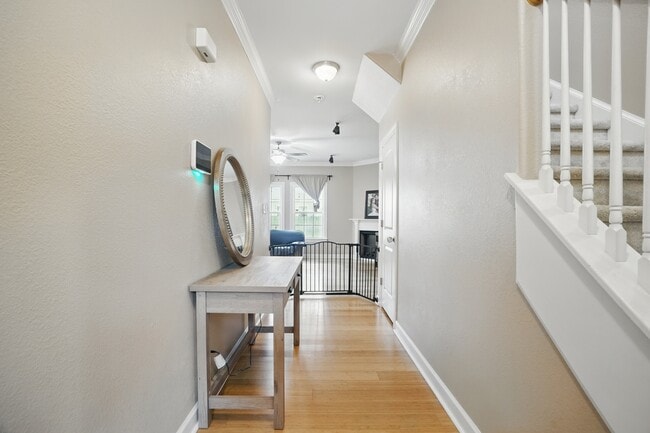 Building Photo - 1524 McNeal Ave