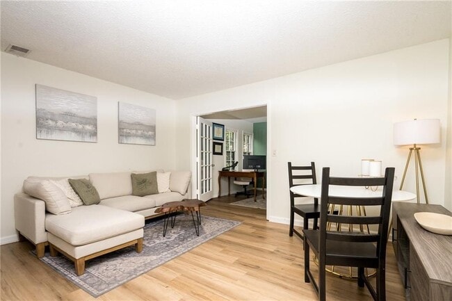 Foto del edificio - 127 Lablanc Way NW