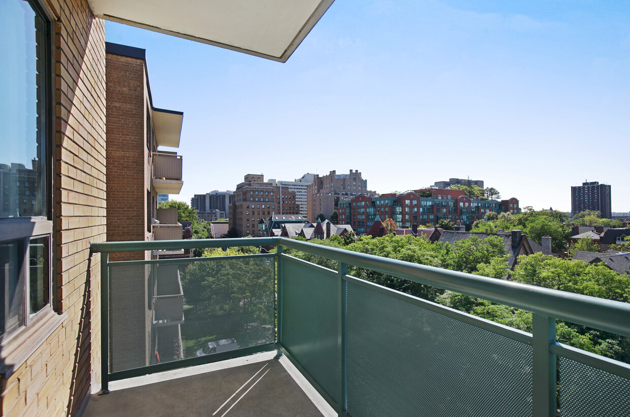 Building Photo - 151 St George St