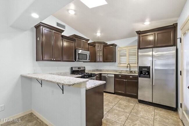 Foto del edificio - 14222 Poets Rock Ln
