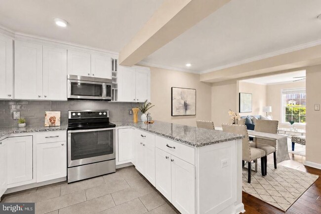 Building Photo - 8221 Dr Craik Ct