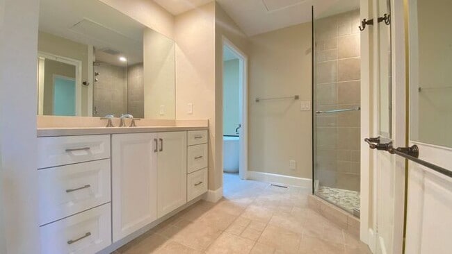 Building Photo - 285 Del Mesa Carmel