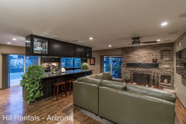Building Photo - 1501 E Windjammer Way