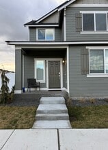 Building Photo - 2725 Talon Ln