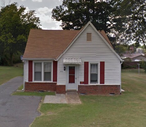 Primary Photo - 1209 Sunset St