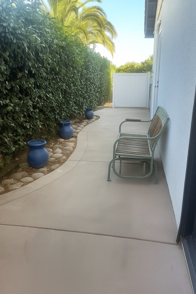 Building Photo - 12990 Excalibur Dr