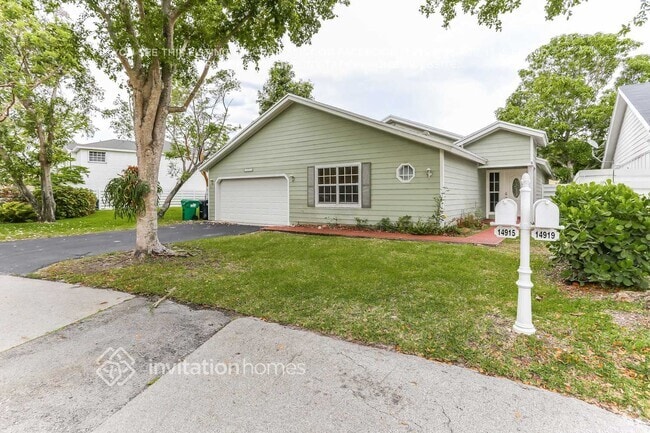 Building Photo - 14915 SW 139th Pl