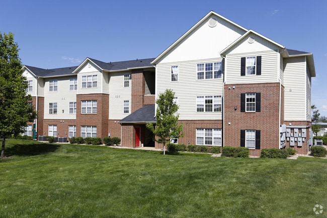 Building Photo - The Grand at Riverside