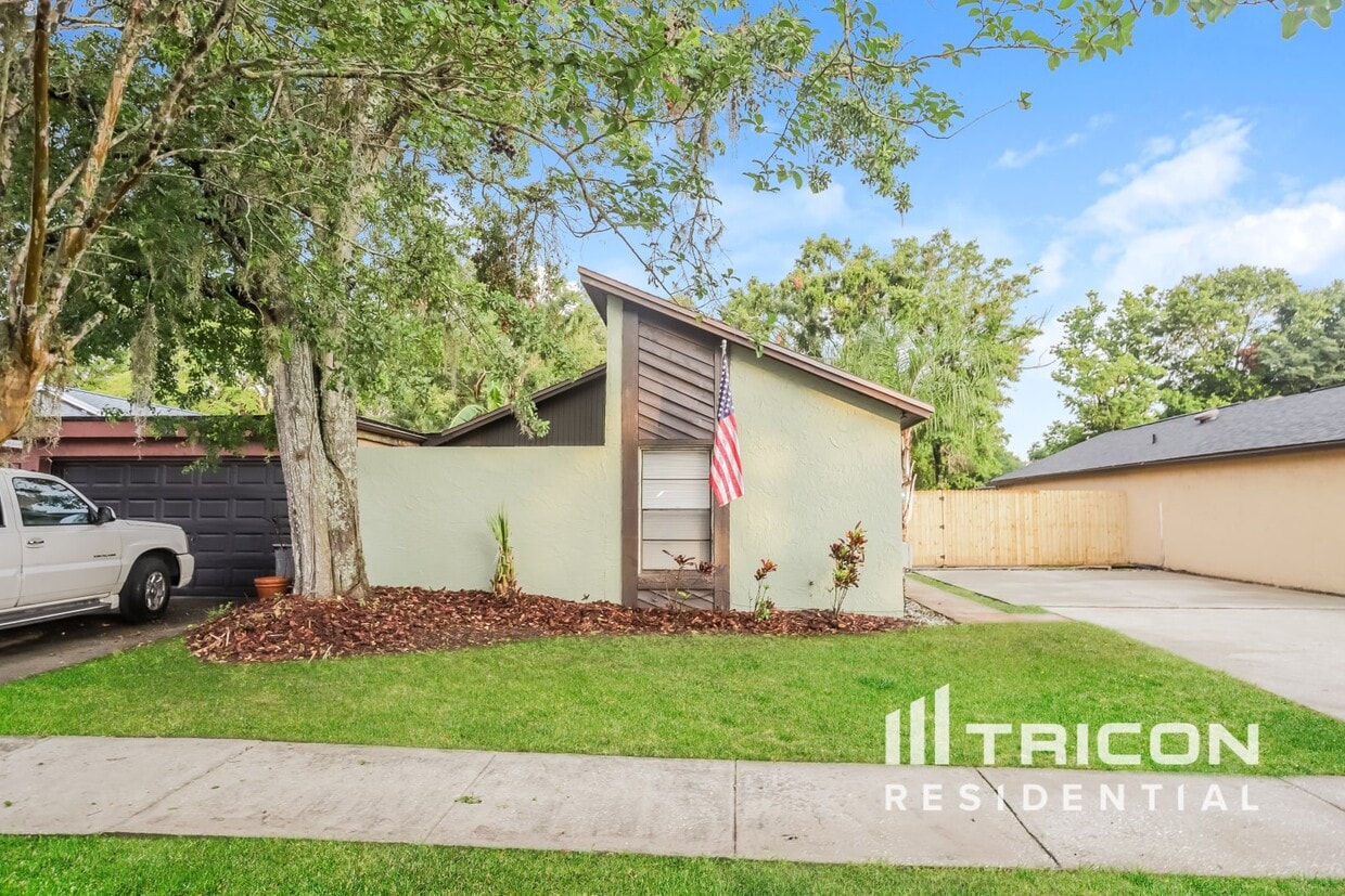 Foto principal - 1933 Gregory Dr