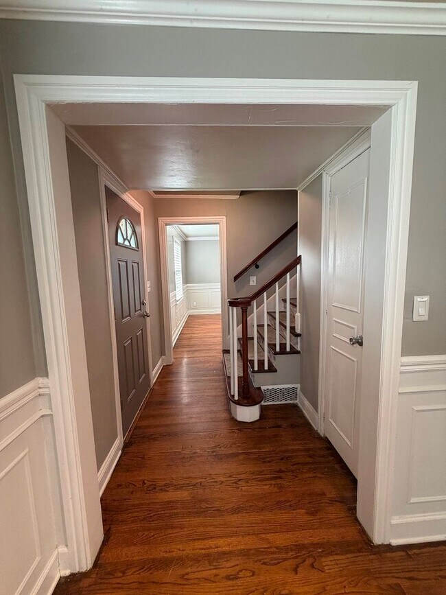 Building Photo - Renovated 2 Story, Large Lot, 3 Bedrooms and 2 1/2 bathrooms