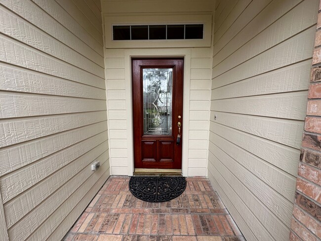 Foto del edificio - 3 Bedroom, 2 Bath Home with Spacious Backy...