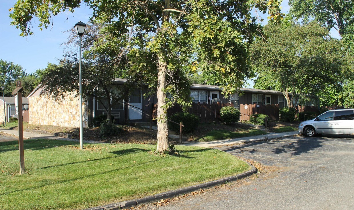 Foto principal - 1157 Farm Hurst Ct