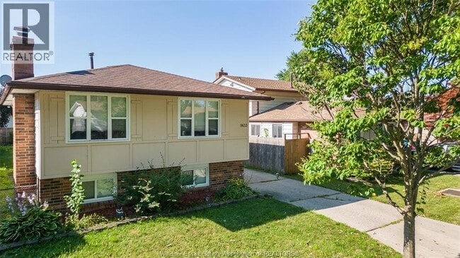 Photo du bâtiment - 9633 Avery Ln
