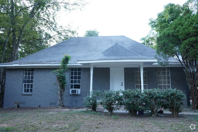 Building Photo - 203 N Bishop St