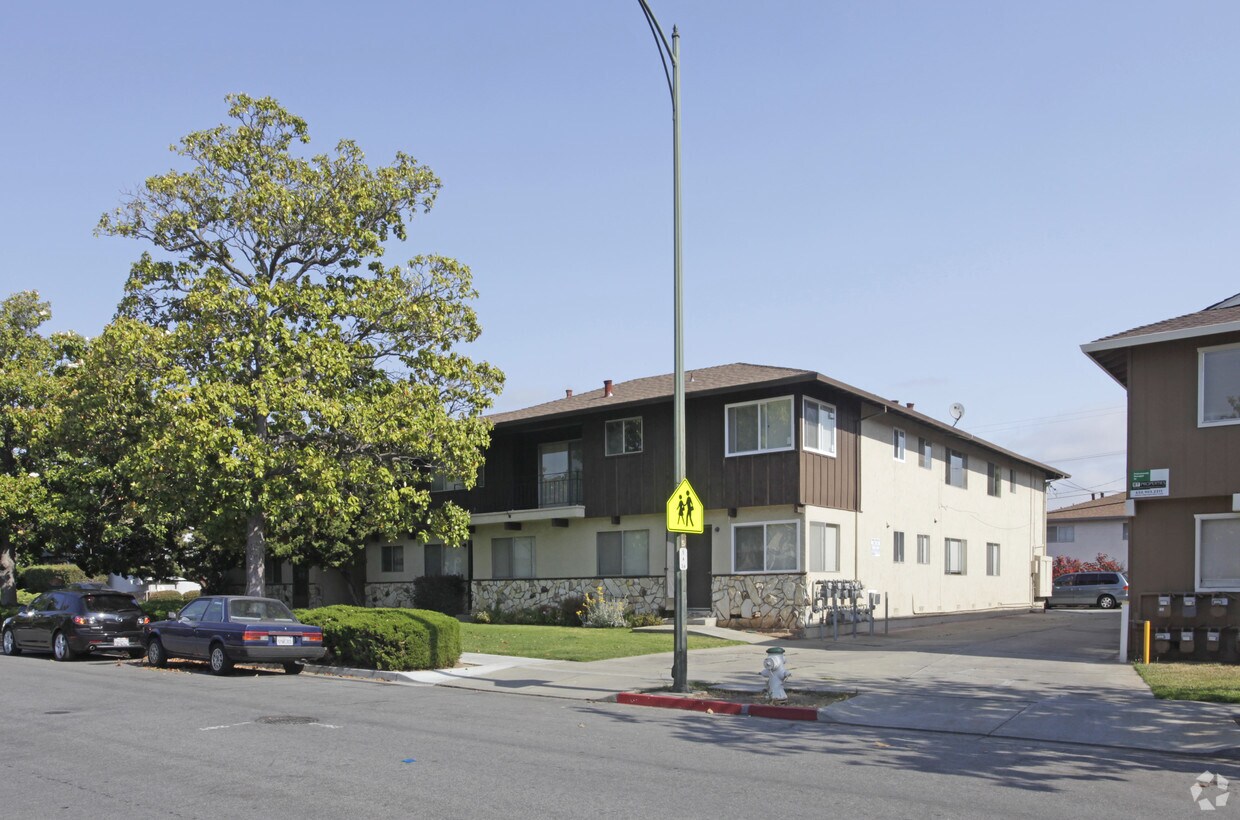 Primary Photo - 665 Kirkland Dr
