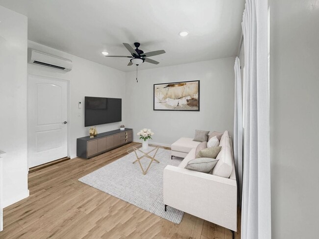 Building Photo - Brand New Luxury 2 Bed / 2 Bath in Winters...