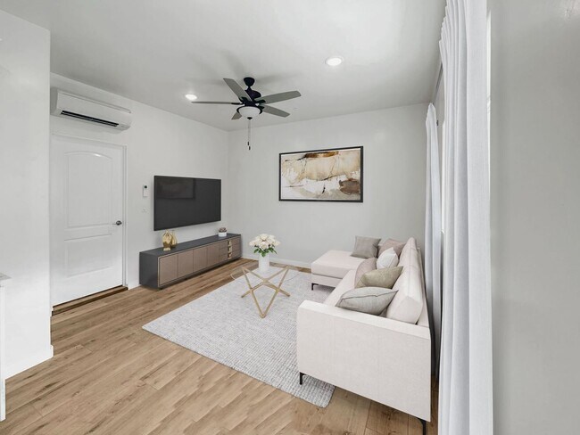 Foto del edificio - Brand New Luxury 2 Bed / 2 Bath in Winters...