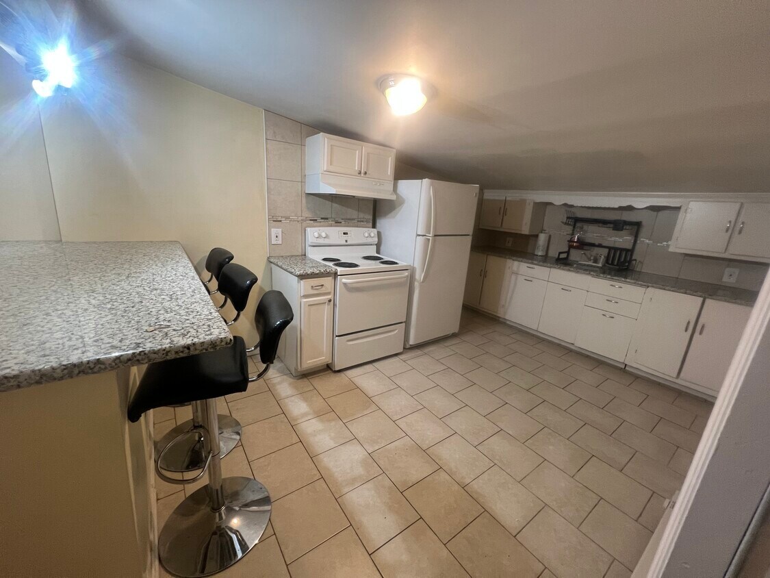 464 3rd St Unit 4, Beaver, PA 15009 Apartments in Beaver, PA