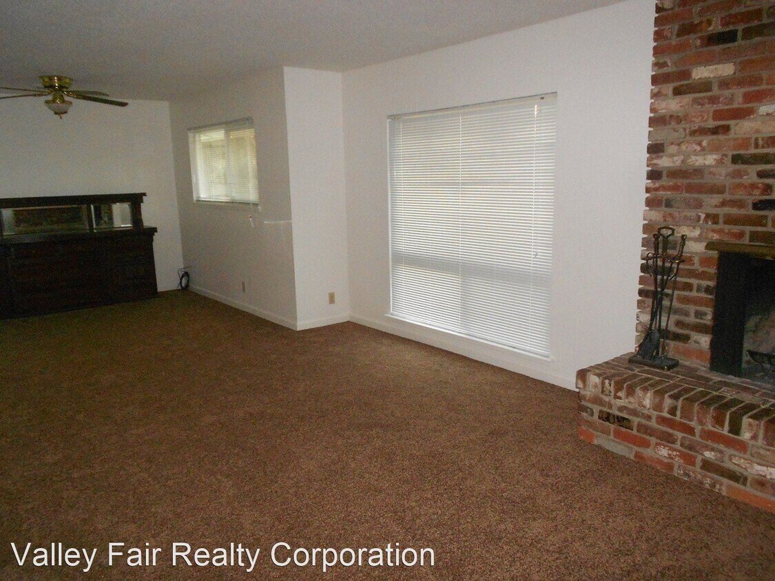 Building Photo - 905 Township Rd