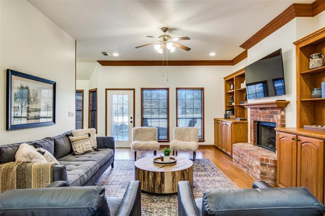 Foto del edificio - 4920 Glen Oaks Cir