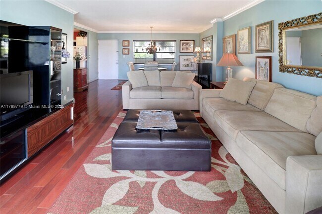 Foto del edificio - 220 Kings Point Dr