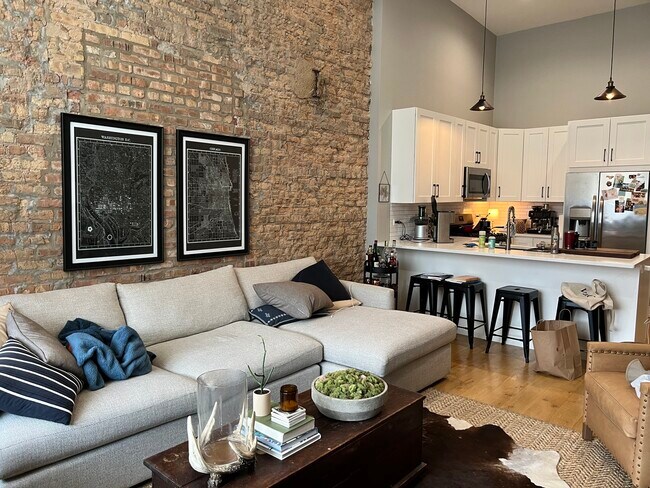 Foto del edificio - 1470 W Webster Ave