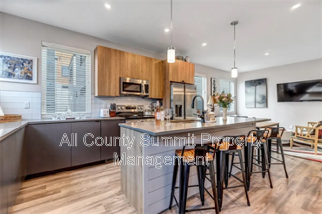 Foto del edificio - 1571 King St