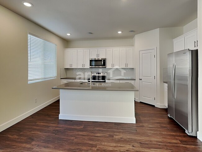 Building Photo - 8814 Carmine Cob Ave
