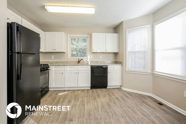 Building Photo - 170 Oak Landing Dr S
