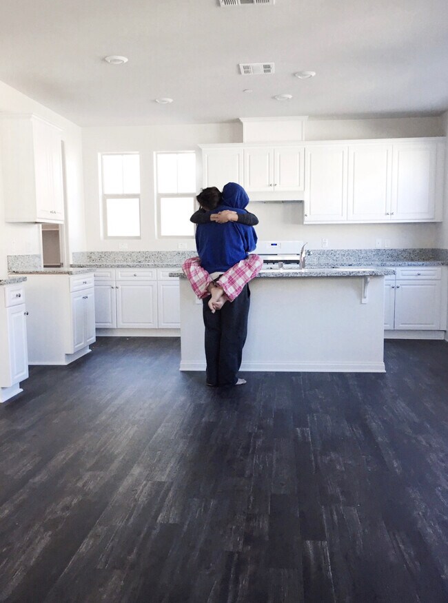 Foto del edificio - 14111 W Birch Ln