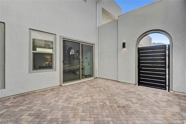 Building Photo - 472 Windstone Crst Ave