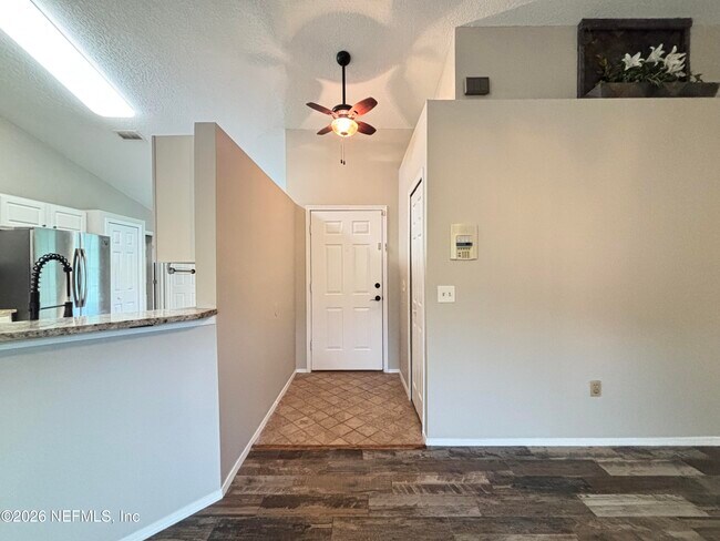 Building Photo - 1270 Tahoe Ct
