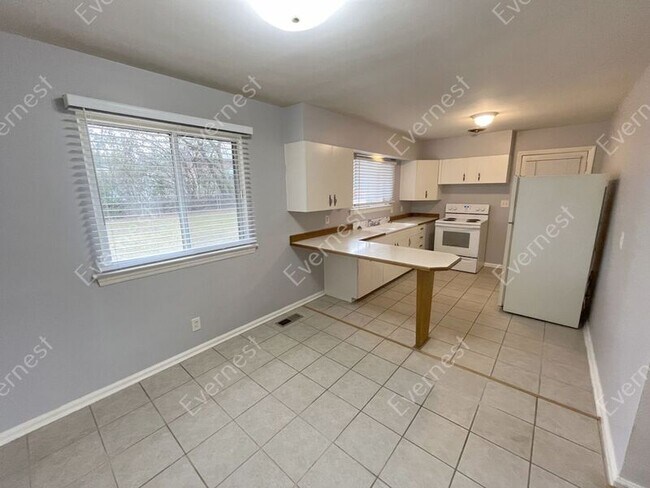 Building Photo - 4709 Clover Ln