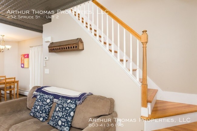 Foto del edificio - 2 Story Duplex- 2 bed/1.5 bath.