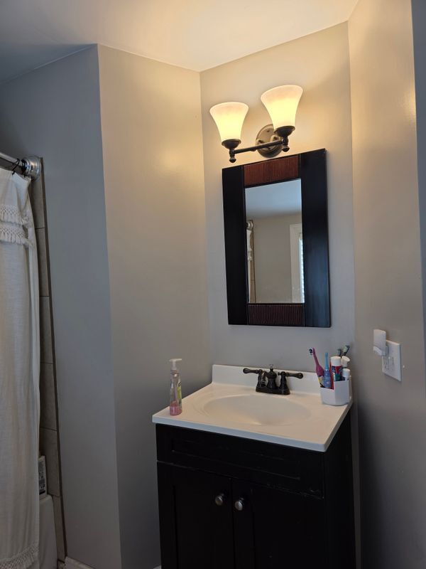 Foto principal - 869 Hillside Dr