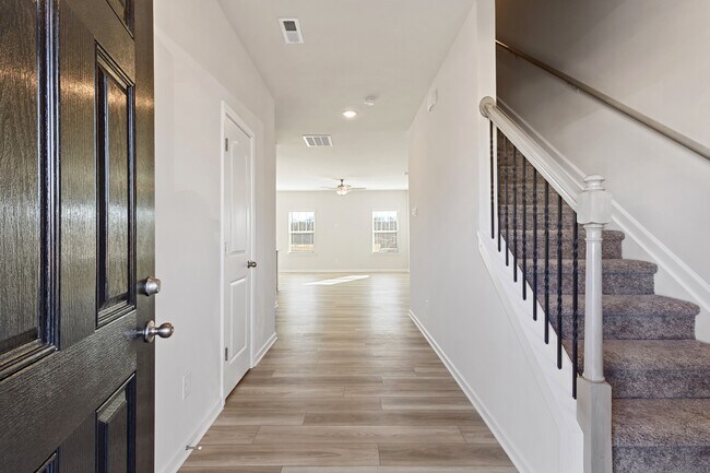 Foto del edificio - 5142 Tommy Ln