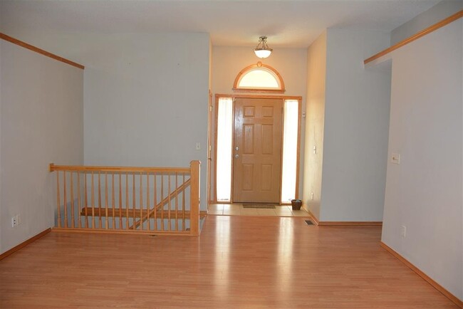 Building Photo - 12310 E Zimmerly Ct