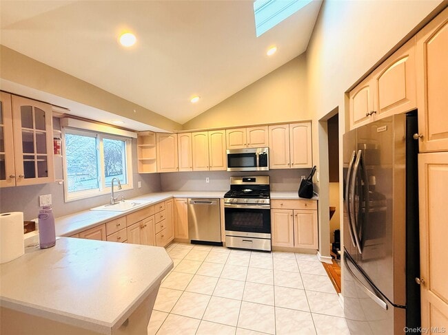 Building Photo - 137 Willard Ave