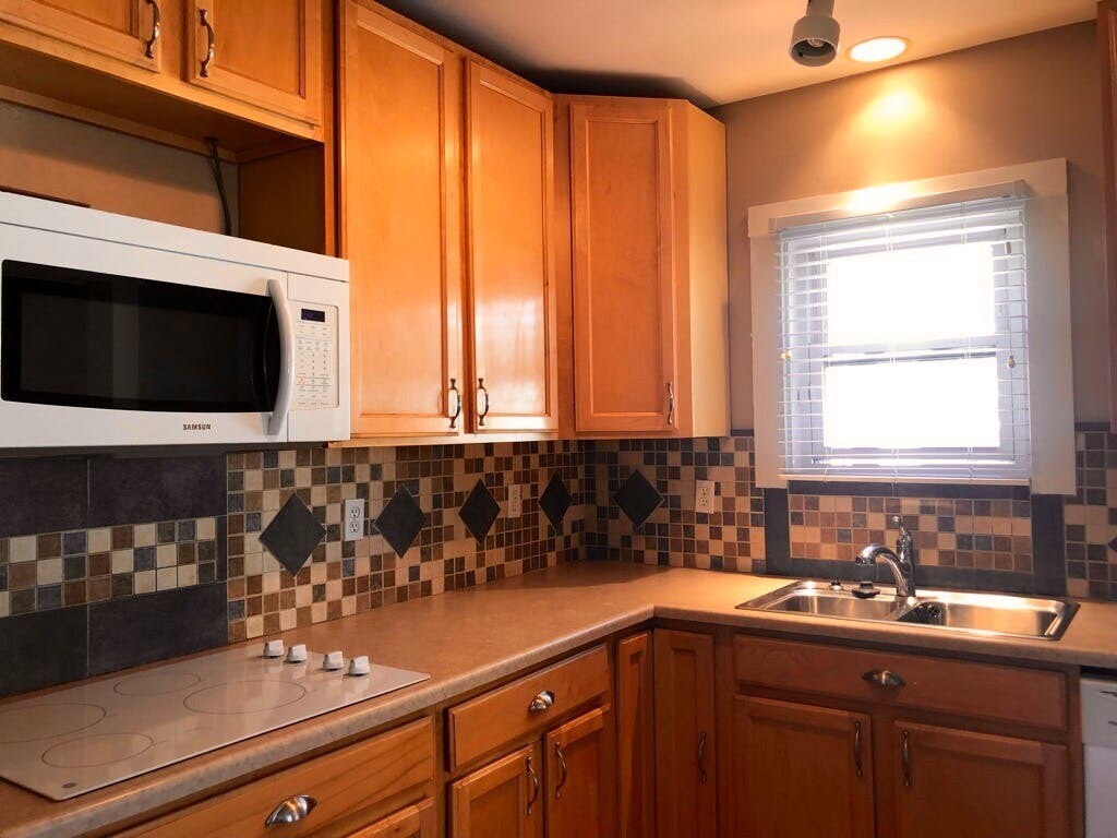 Primary Photo - 2218 S Williams St