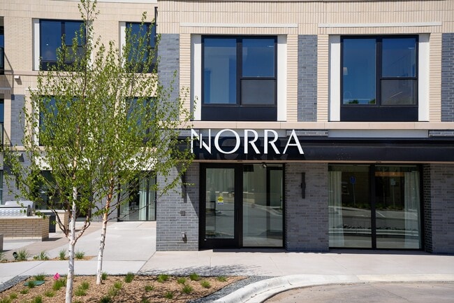 Building Photo - Norra