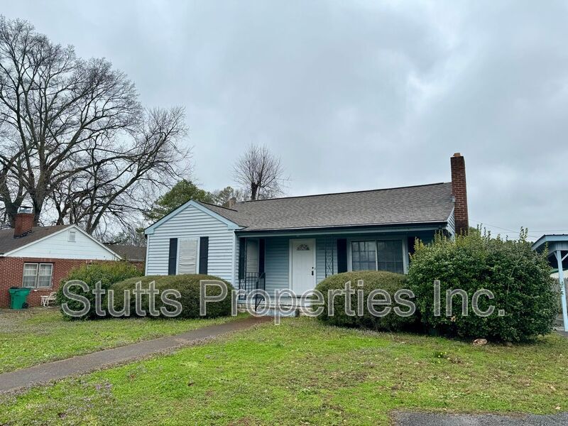 Foto principal - 1107 E 3rd St